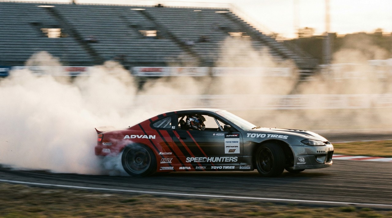 国产视频赛车汽车解说视频